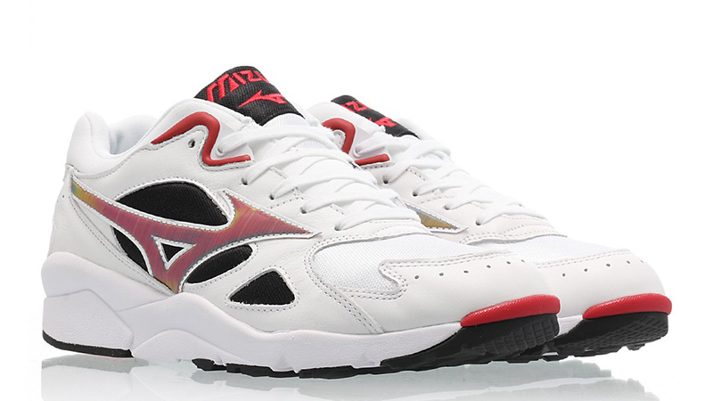 mizuno sky medal og white
