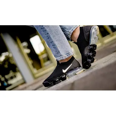 Vapormax moc 2 black on sale cream