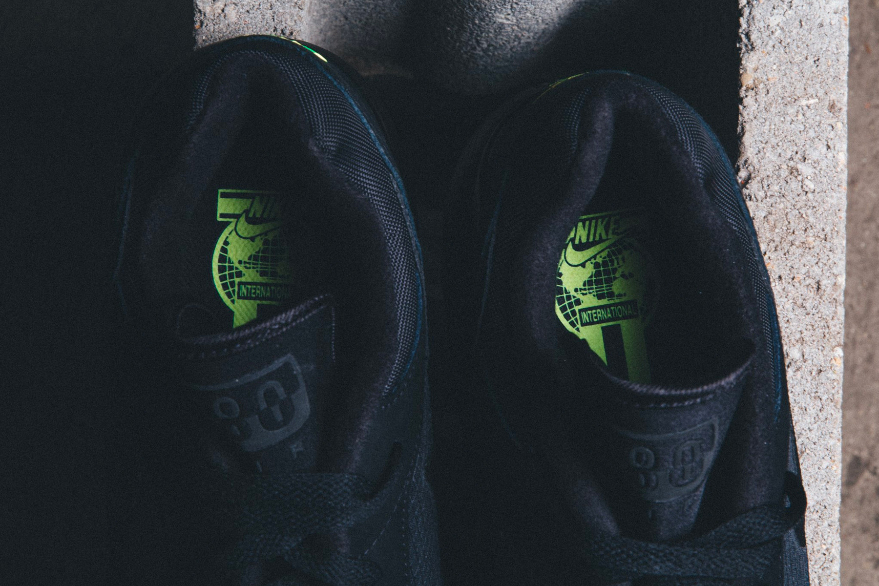 Nike Air Max 180 'Black/Volt'