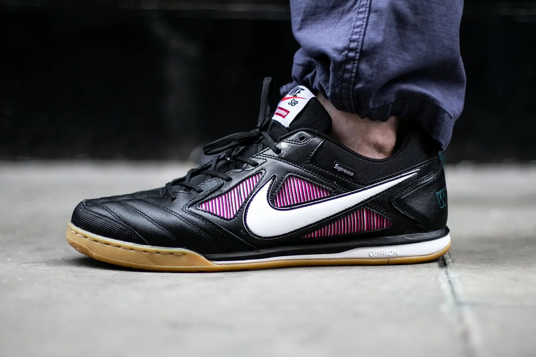 Supreme x nike sb gato black on sale