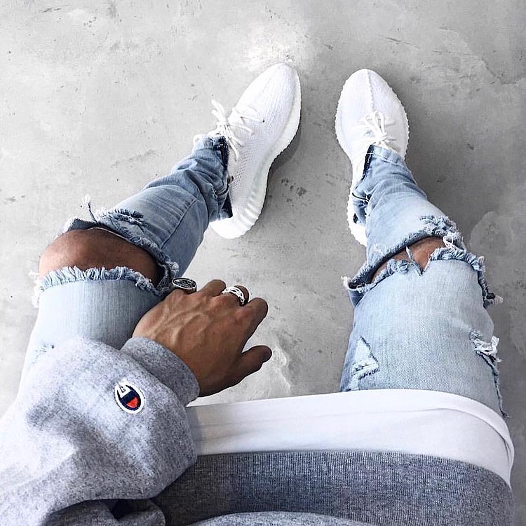 white yeezy 350 outfit