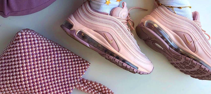 Outfit Inspiration: 10 Bold Bag/Sneaker Co-Ords