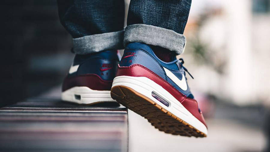 nike air max 1 blue red and white