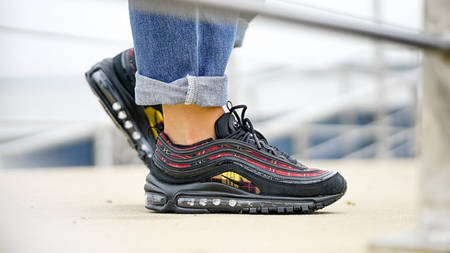 A Closer On Foot Look At Nike's Air Max 97 "Tartan Pack" A Closer On Foot Look At Nike's Air Max 97 "Tartan Pack"