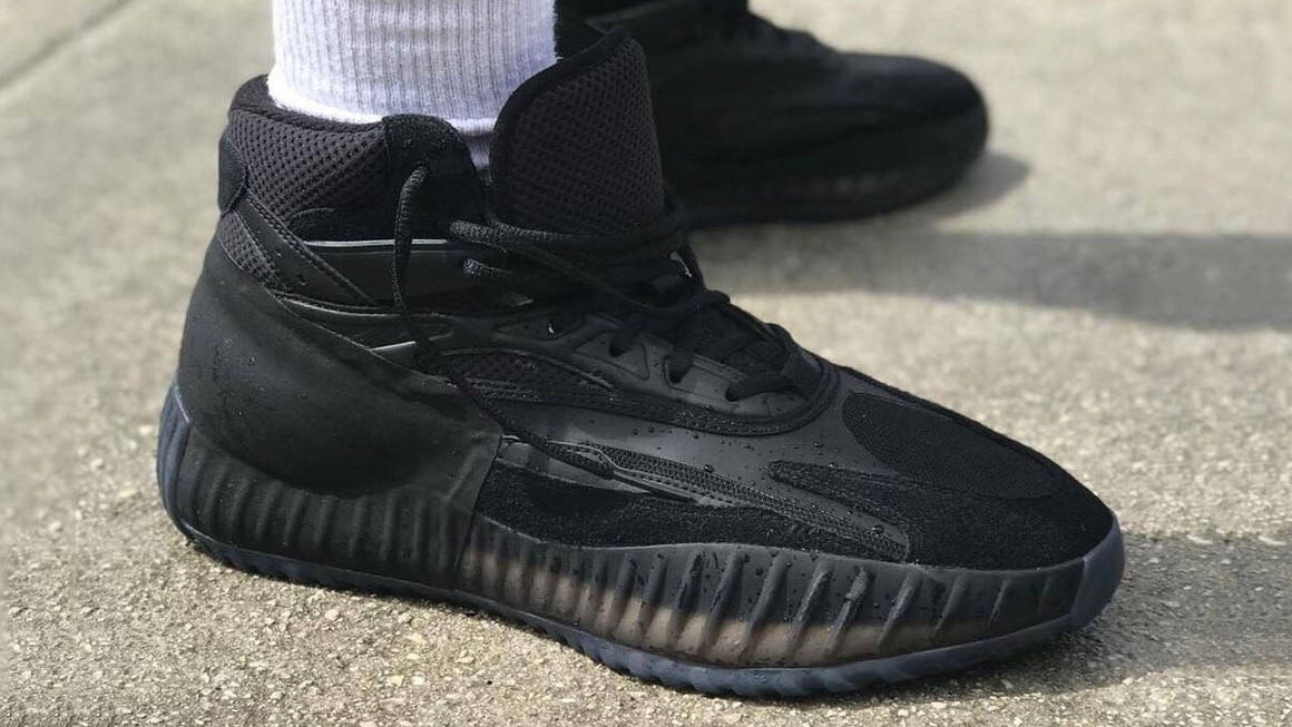 First Look At The adidas Yeezy Boost Bball &#8216;Triple Black&#8217;