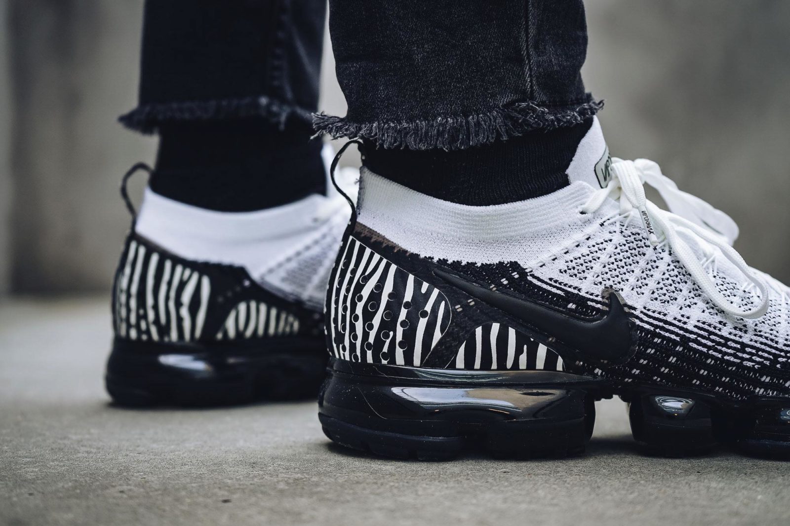 Zebra vapormax clearance flyknit 2