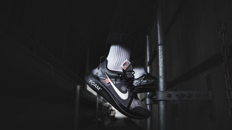 off white zoom fly on feet