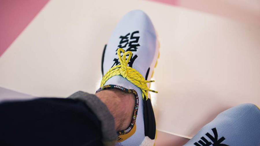 adidas pharrell hu nmd clear sky