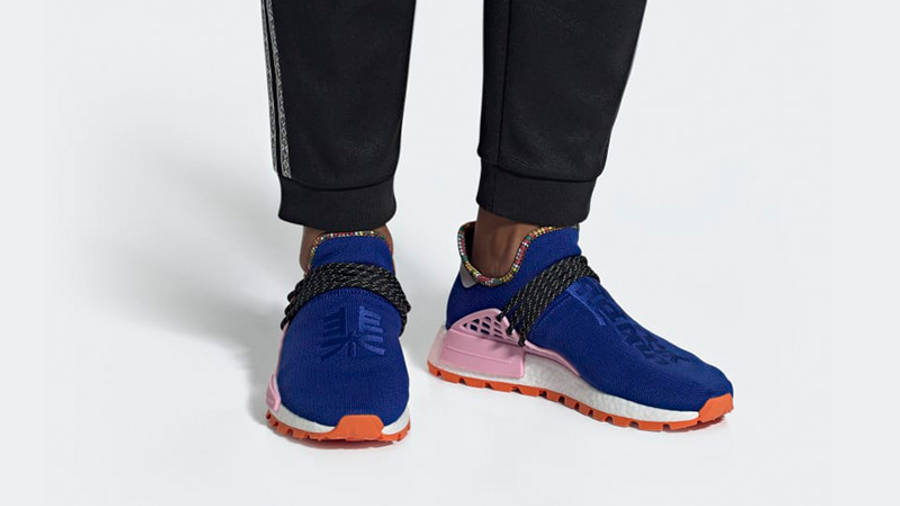 Pharrell-x-adidas-Hu-NMD-Inspiration-Pack-Blue-Pink-EE7579-04_w900.jpg