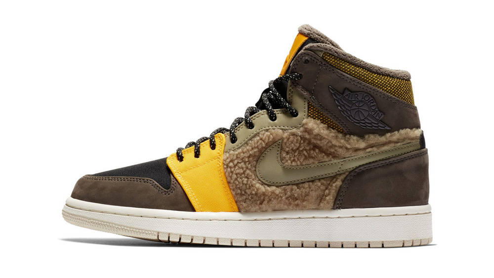 The Air Jordan 1 Gets Cozy With The 'Parachute Beige/Lava Glow' Colourway The Air Jordan 1 Gets Cozy With The ‘Parachute Beige/Lava Glow’