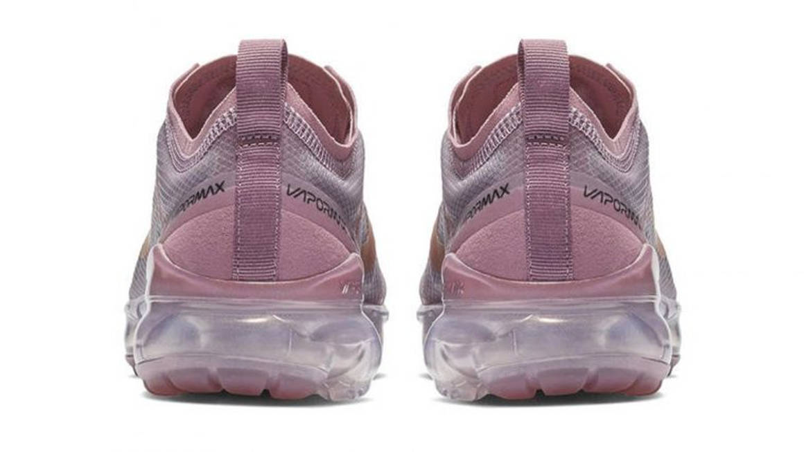 pink and white vapormax 2019