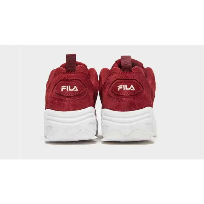 Fila sneakers best sale womens red