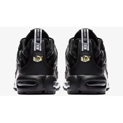 air max plus overbranding black