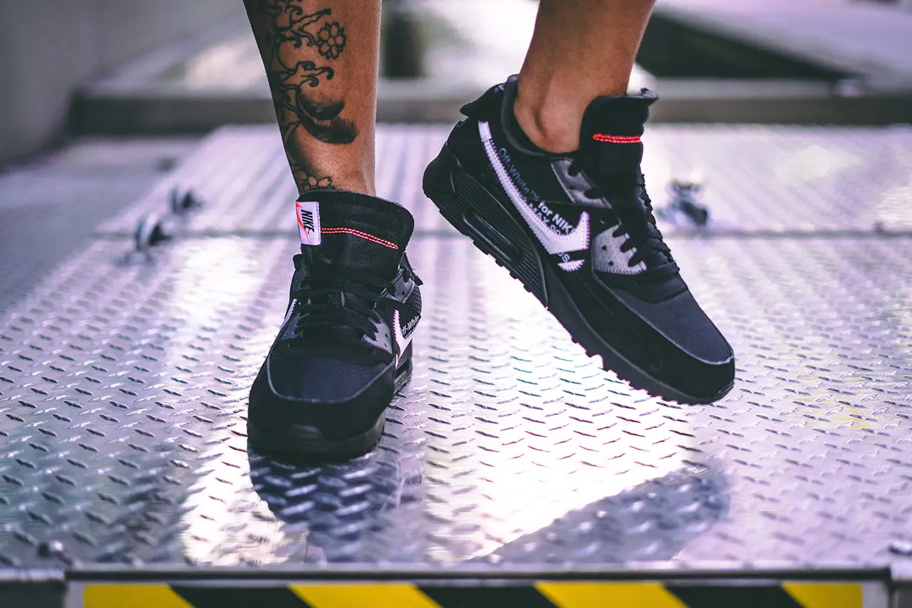 Off white air max 2025 90 black on feet