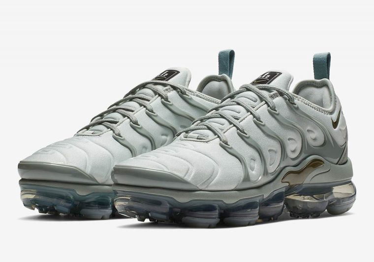 Women's Nike Air VaporMax Plus Light Grey