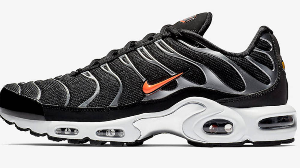A Bright Mini Swoosh Decorates The Nike Air Max Plus A Bright Mini Swoosh Decorates The Nike Air Max Plus