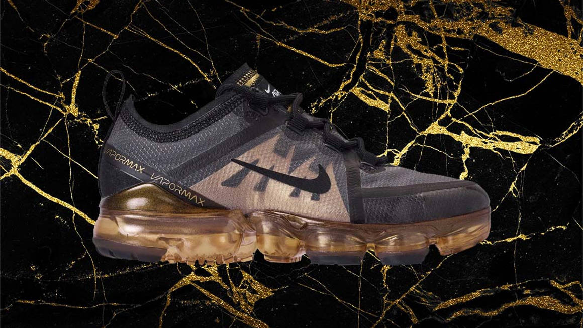 black and gold nike vapor max