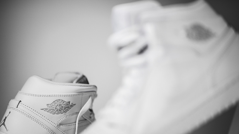 Air Jordan 1 Mid Triple White