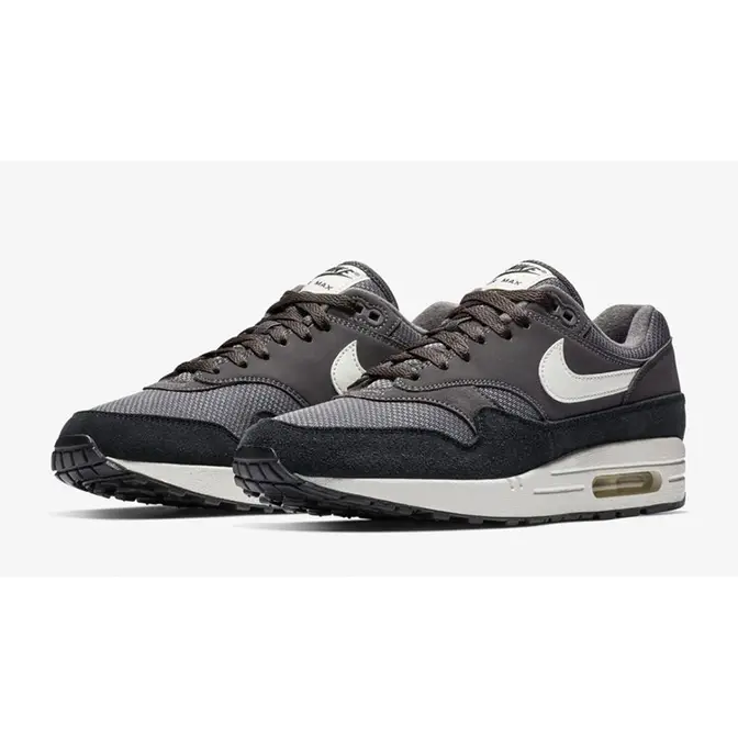 air max 1 grey black