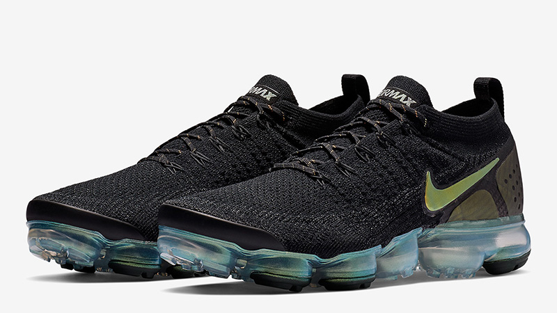 nike air vapormax flyknit black and gold