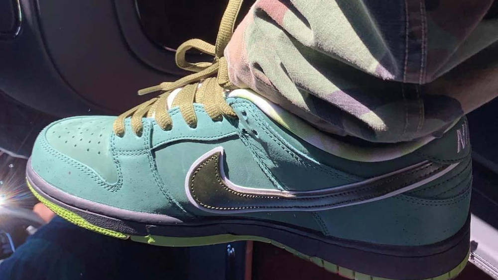 Travis Scott Flexes The Concepts x Nike SB Dunk Lo ‘Green Lobster’ Travis Scott Flexes The Concepts x Nike SB Dunk Lo ‘Green Lobster’