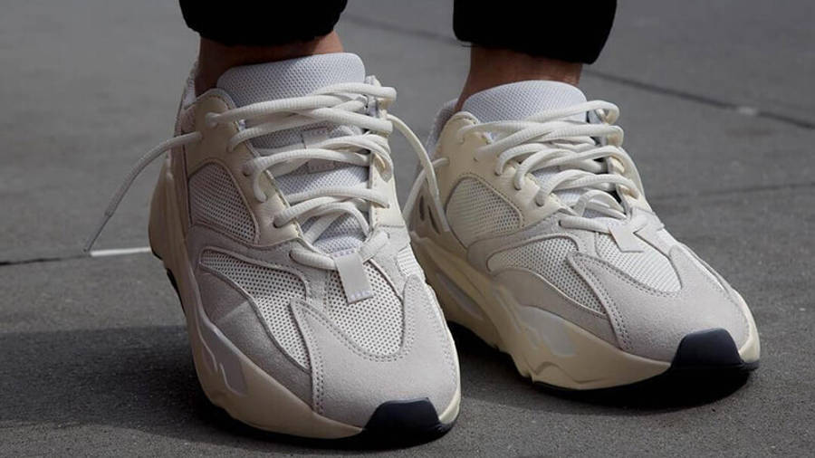 yeezy 700 white