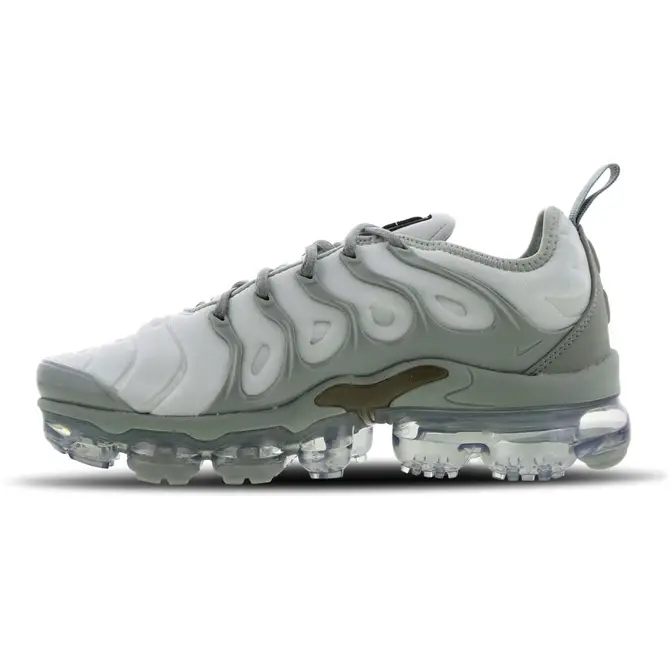 Vapormax plus hot sale women's grey