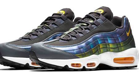 Iridescent Pearl Tones Adorn The Nike Air Max 95 Iridescent Pearl Tones Adorn The Nike Air Max 95