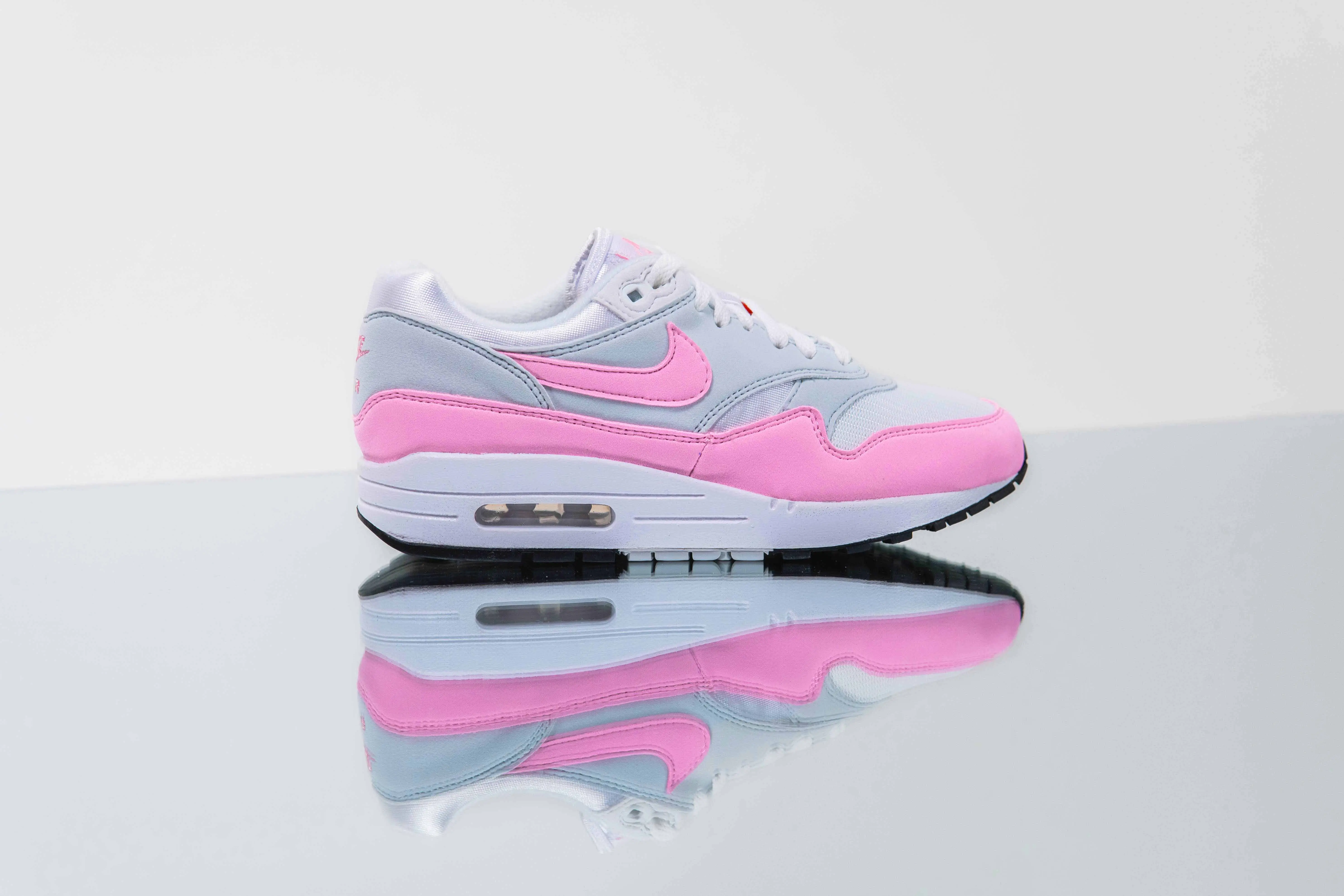 psychic pink nike