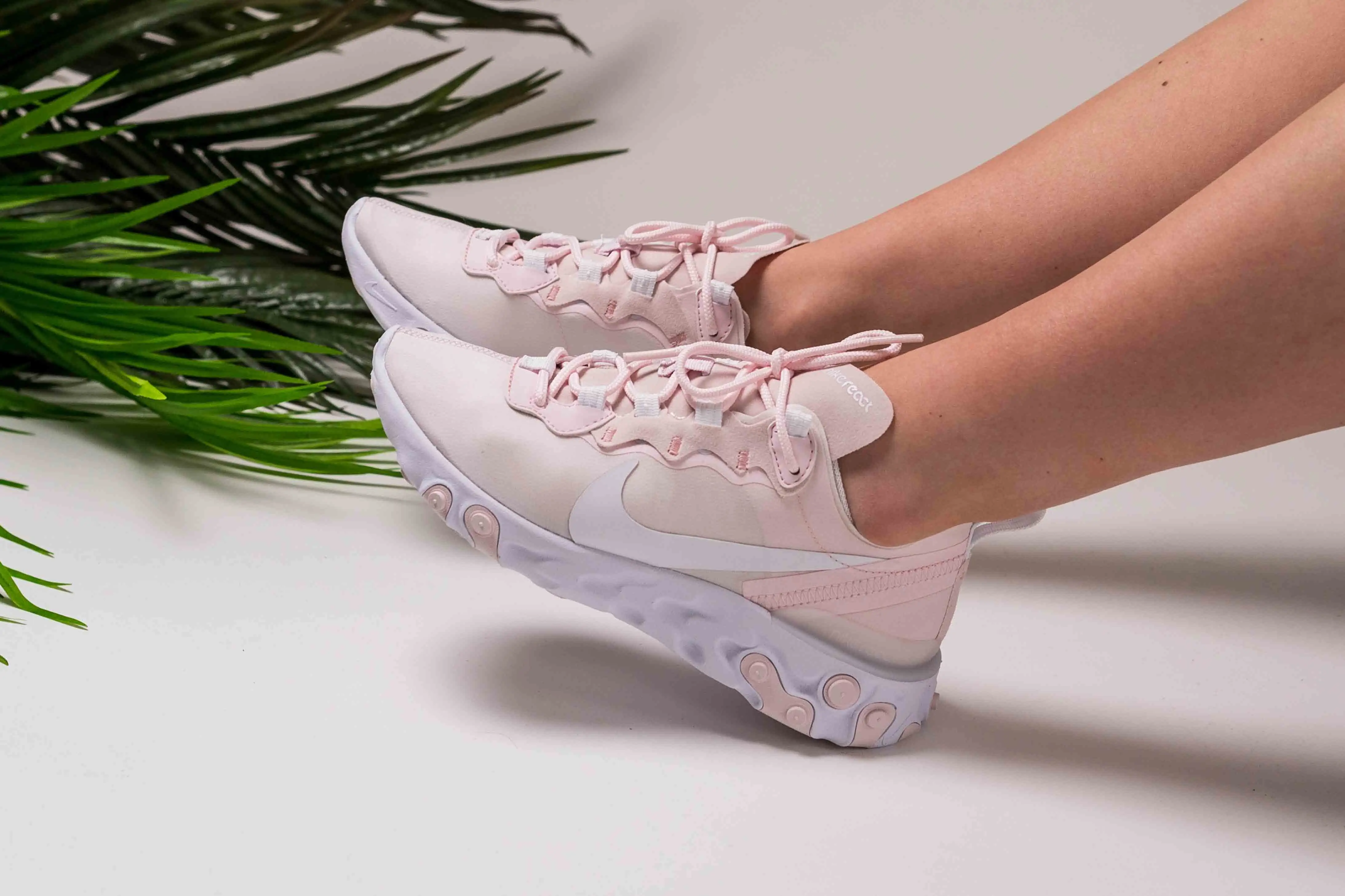 Nike pale pink store react element 55 sneakers