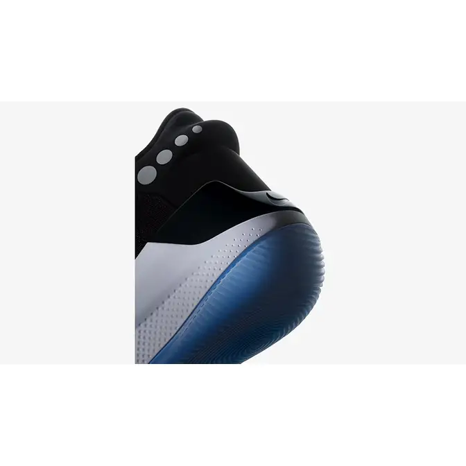 Nike adapt bb black hot sale white