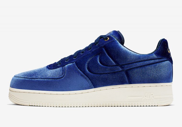 Nike Air Force 1 Low Premium blue velour