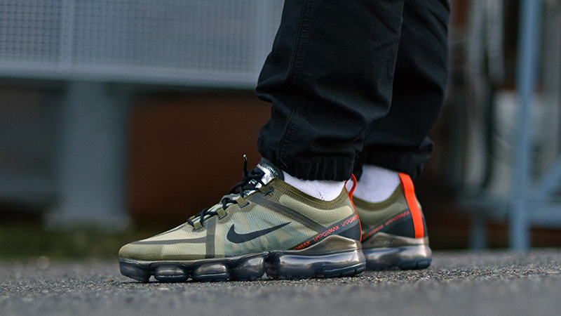 nike vapormax mens olive