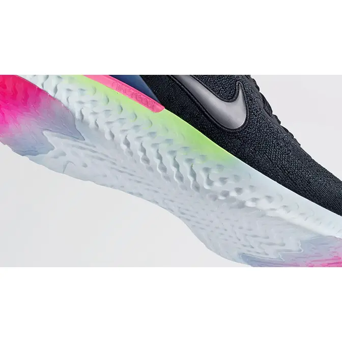 Epic react flyknit hotsell 2 women's all black