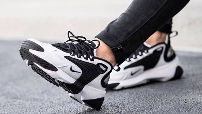 zoom 2k nike black and white