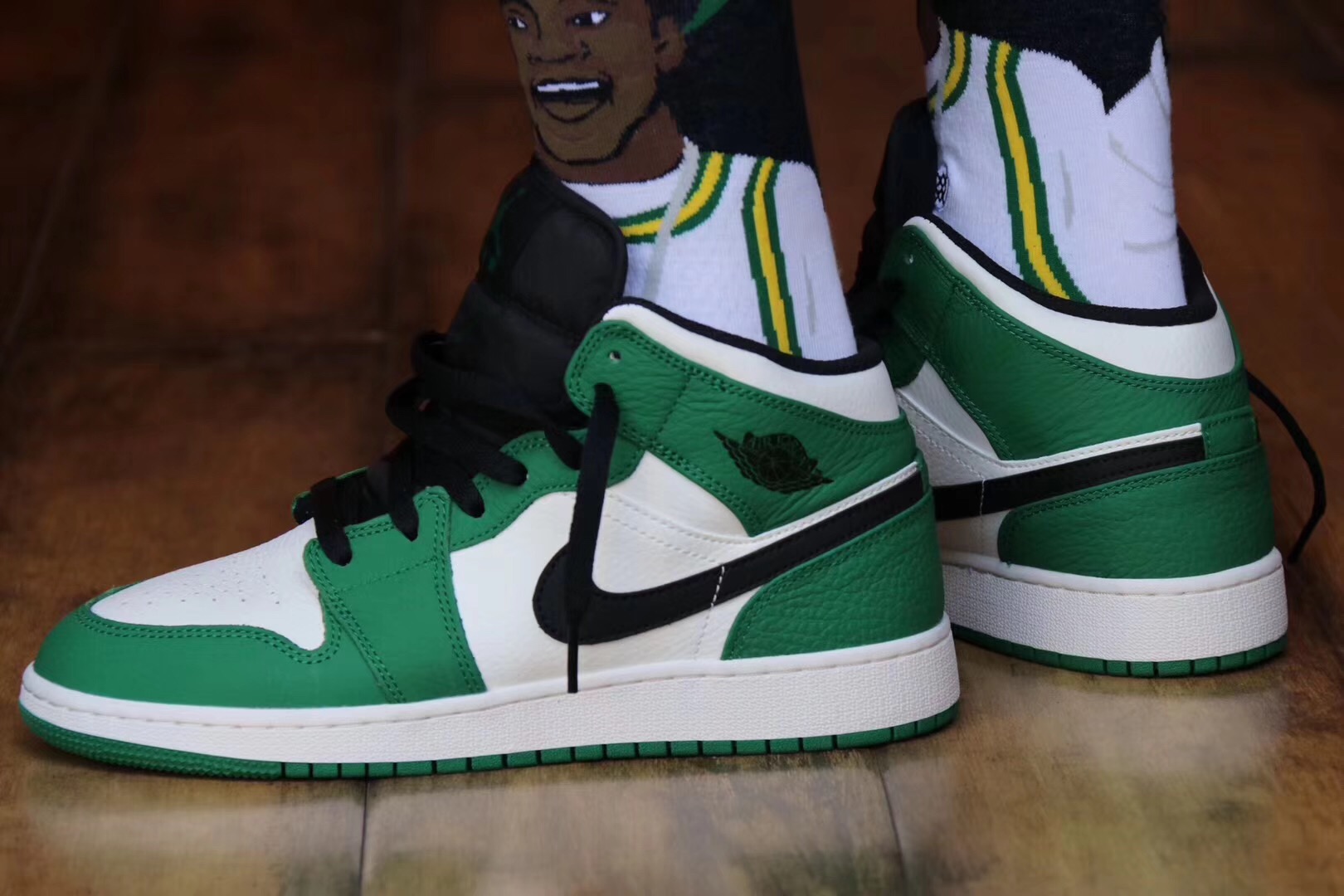 Jordan 1 Mid SE Green Black