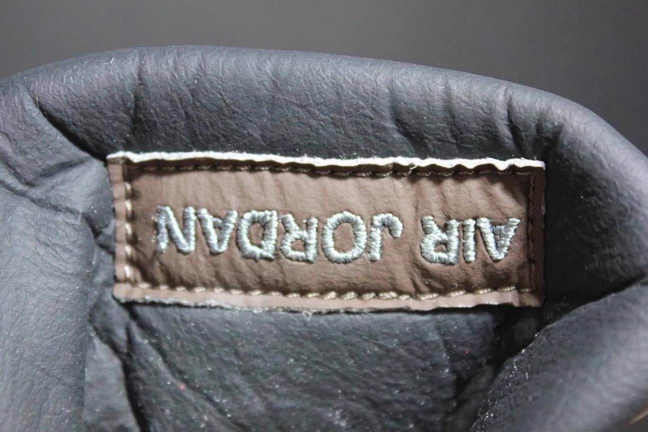 The Travis Scott x Air Jordan 4 Emerges In An Earthy Colourway