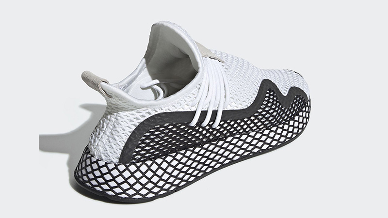 deerupt s black and white