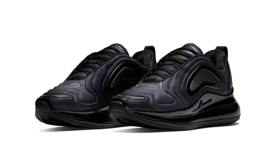 nike air max 720 iridescent trainers in black