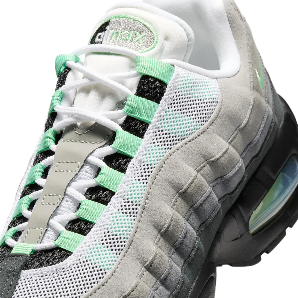 Nike Air Max 95 Fresh Mint 2026 sole view showing Fresh Mint Big Bubble Air unit and black rubber outsole