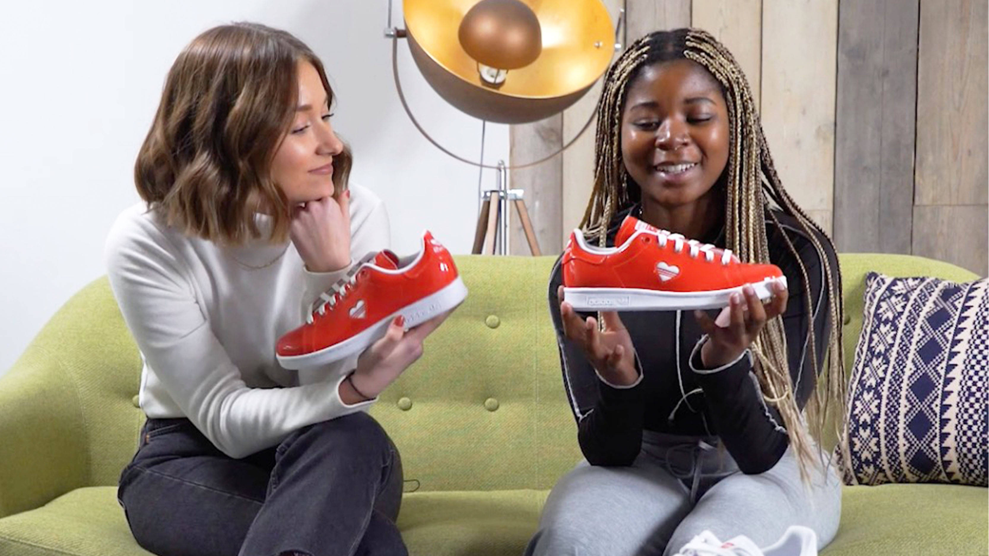 maximizar sabor dulce mientras tanto Unboxing The adidas Stan Smith Valentine's Day Pack | IetpShops | nike  versus adidas compare and sell tires prices