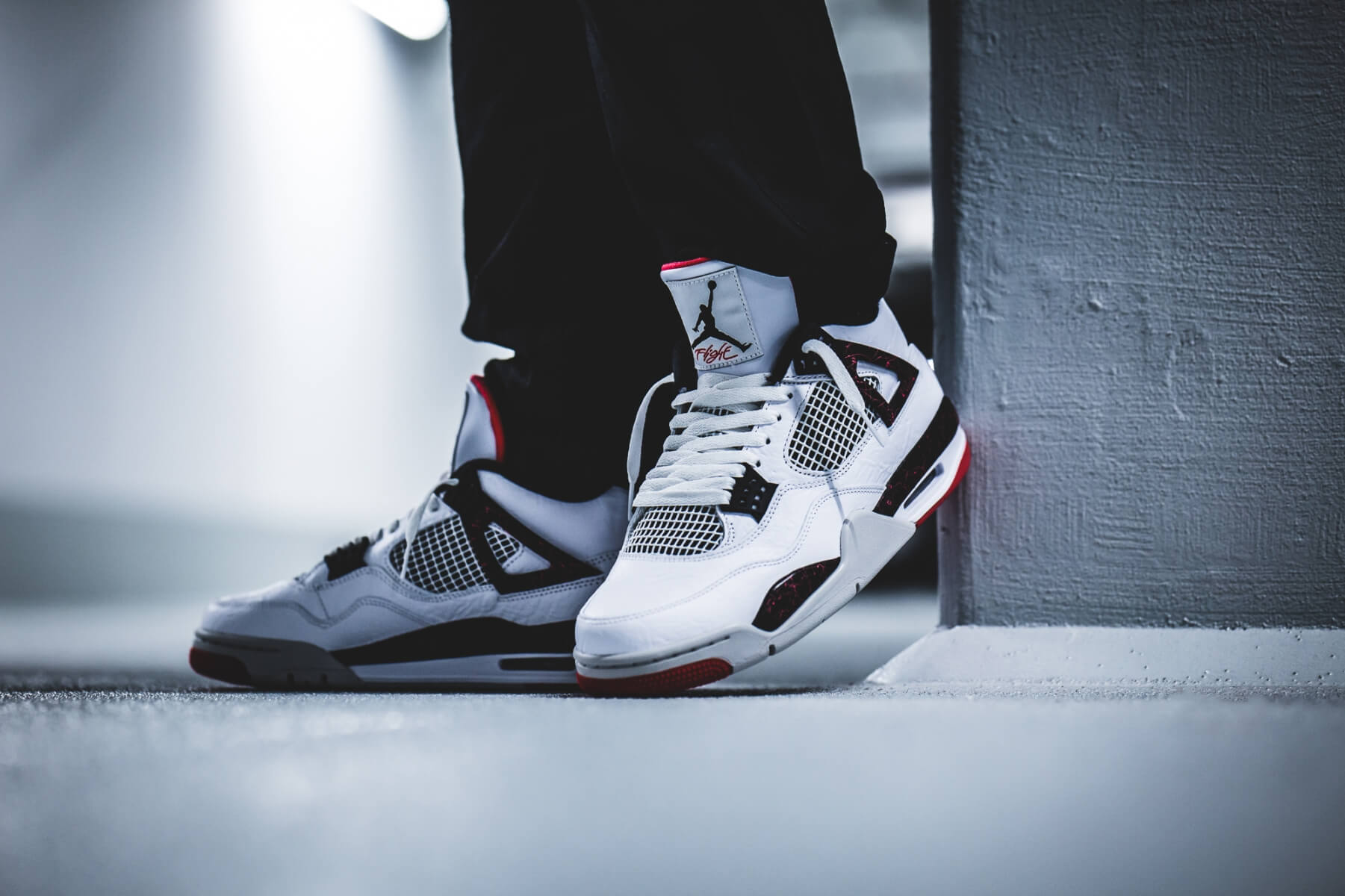 air jordan iv hot lava