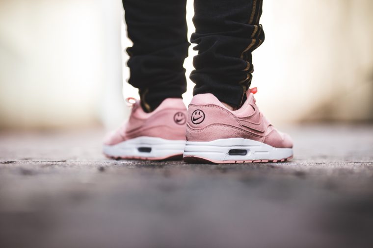 nike air max 1 gs have a nike day pink 