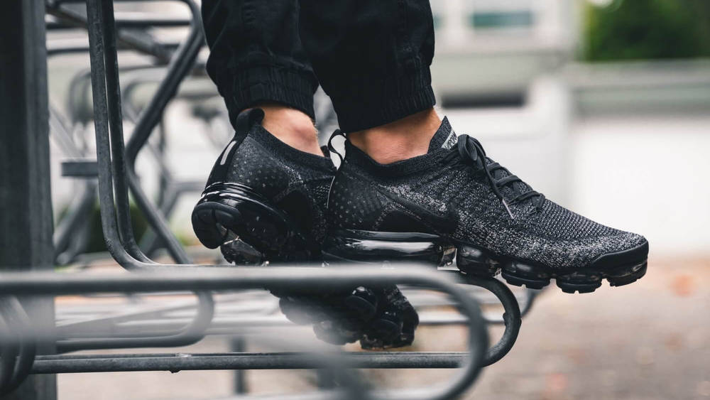 The Nike Air VaporMax 2.0 'Anthracite' Is The Perfect All-Year-Round Sneaker The Nike Air VaporMax 2.0 ‘Anthracite’ Is The Perfect All-Year-Round Sneaker