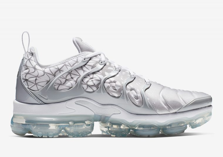nike air vapormax plus white silver