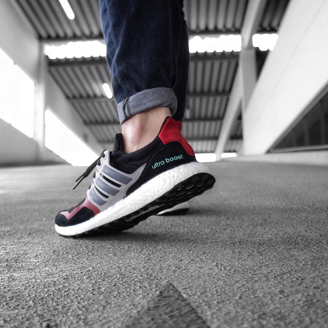 Adidas ultra store boost power red