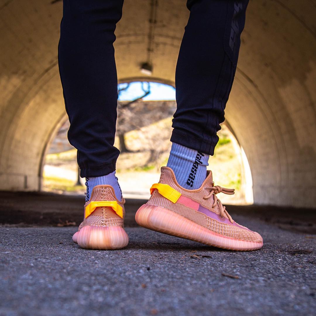 Adidas yeezy boost 350 v2 clay on feet deals