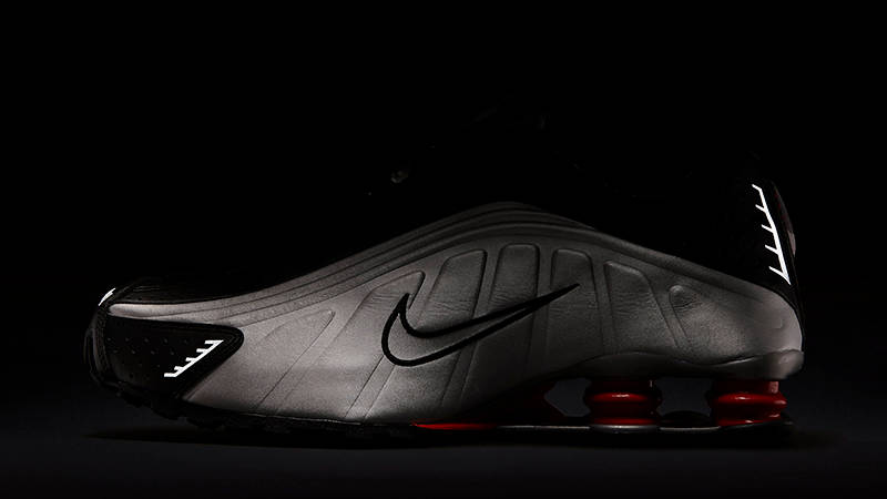 Nike Shox R4 Silver Red BV1111-008 in dark