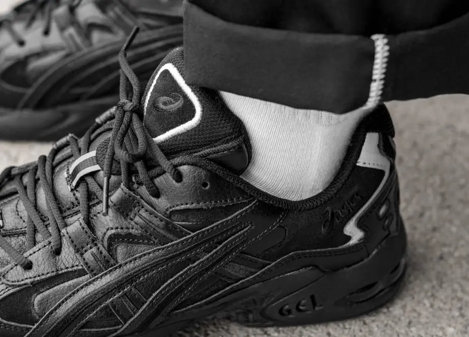 Gel kayano 5 og triple clearance black