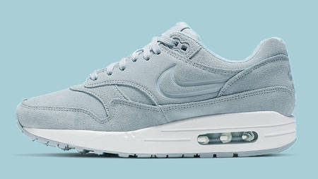 Nike Invert Their Swoosh On The New Air Max 1 'Turquoise' Nike Invert Their Swoosh On The New Air Max 1 'Turquoise'